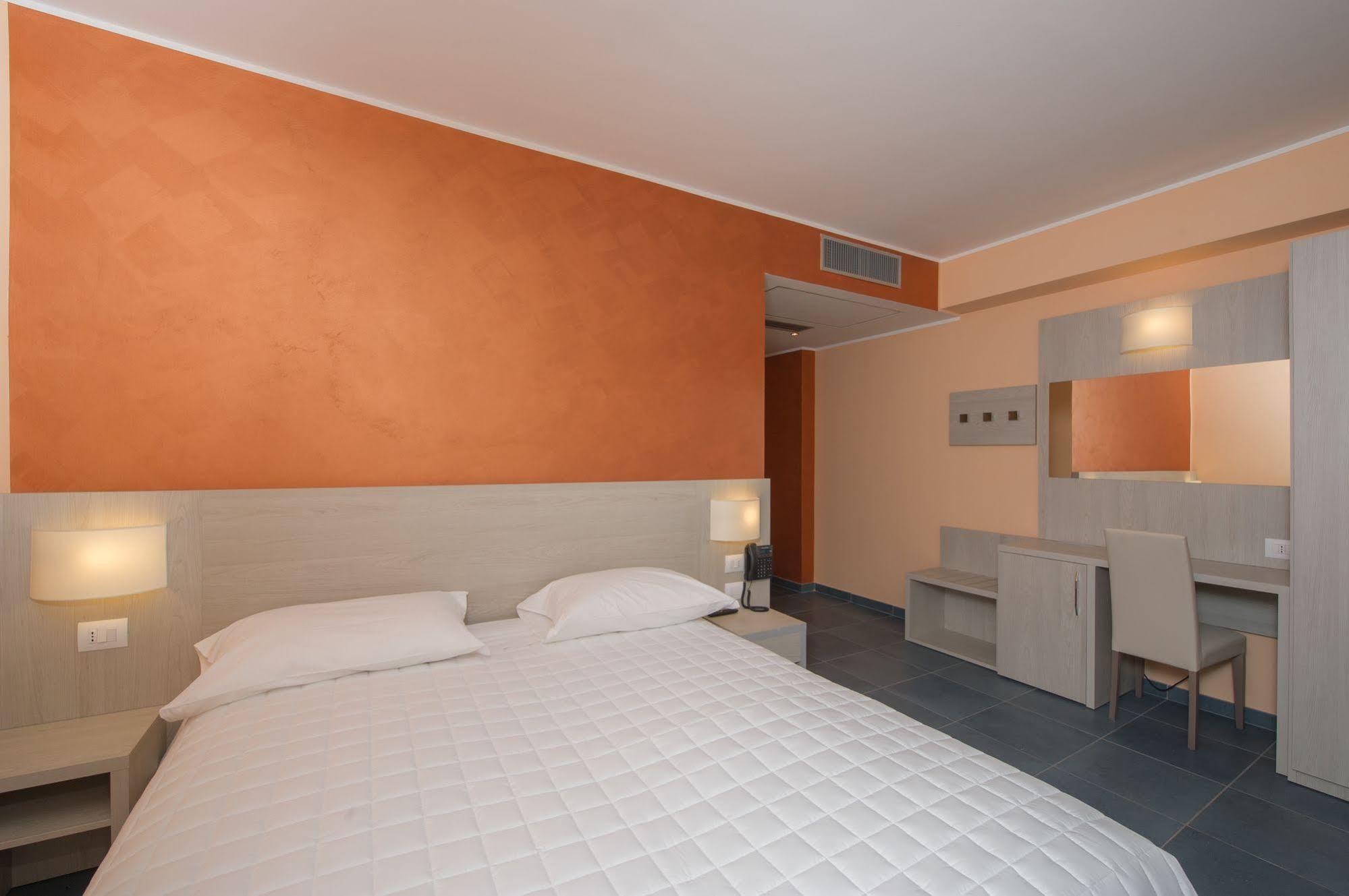 Hotel Testani Colleferro Esterno foto