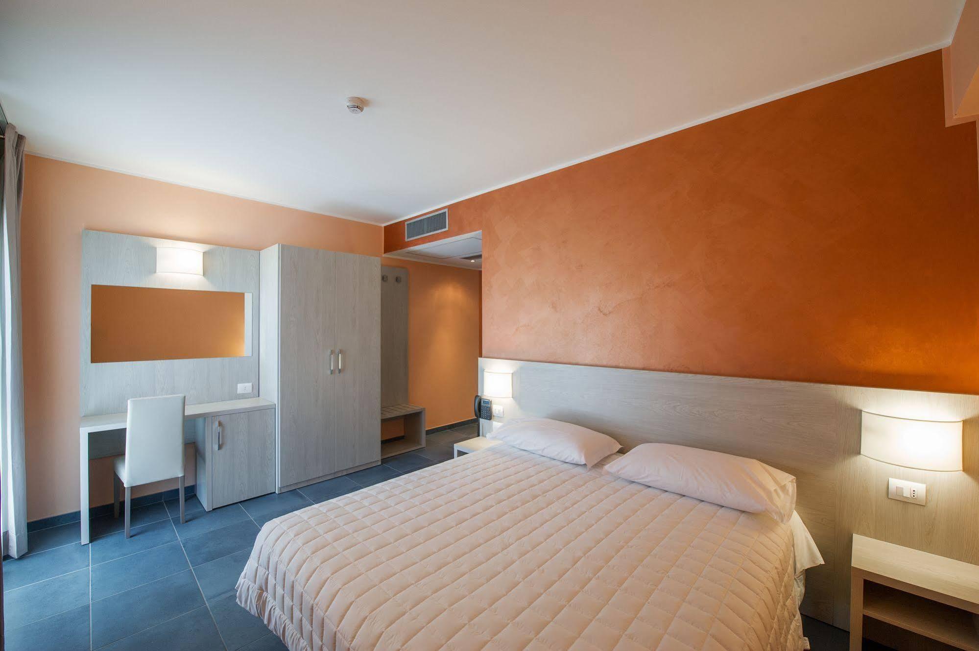 Hotel Testani Colleferro Esterno foto